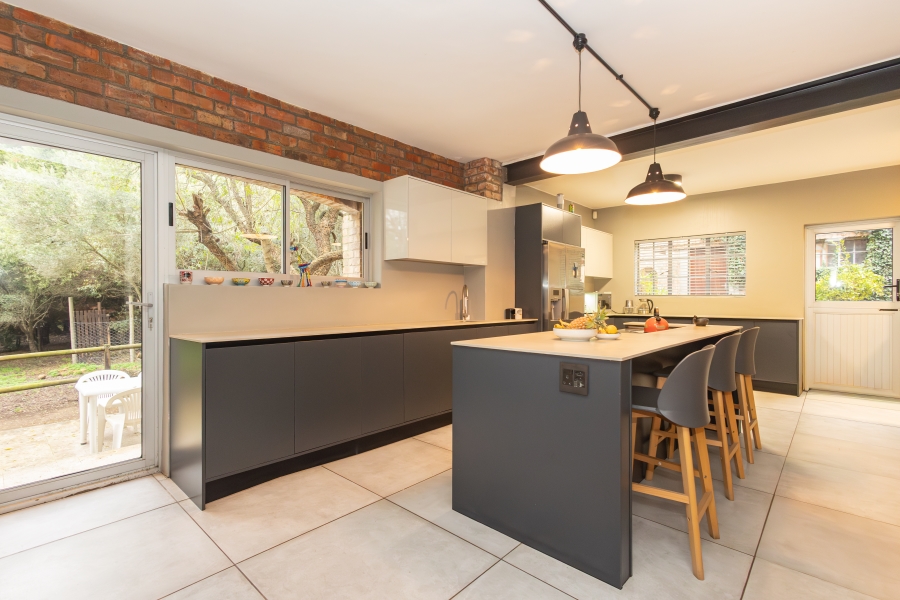 5 Bedroom Property for Sale in Vierlanden Western Cape